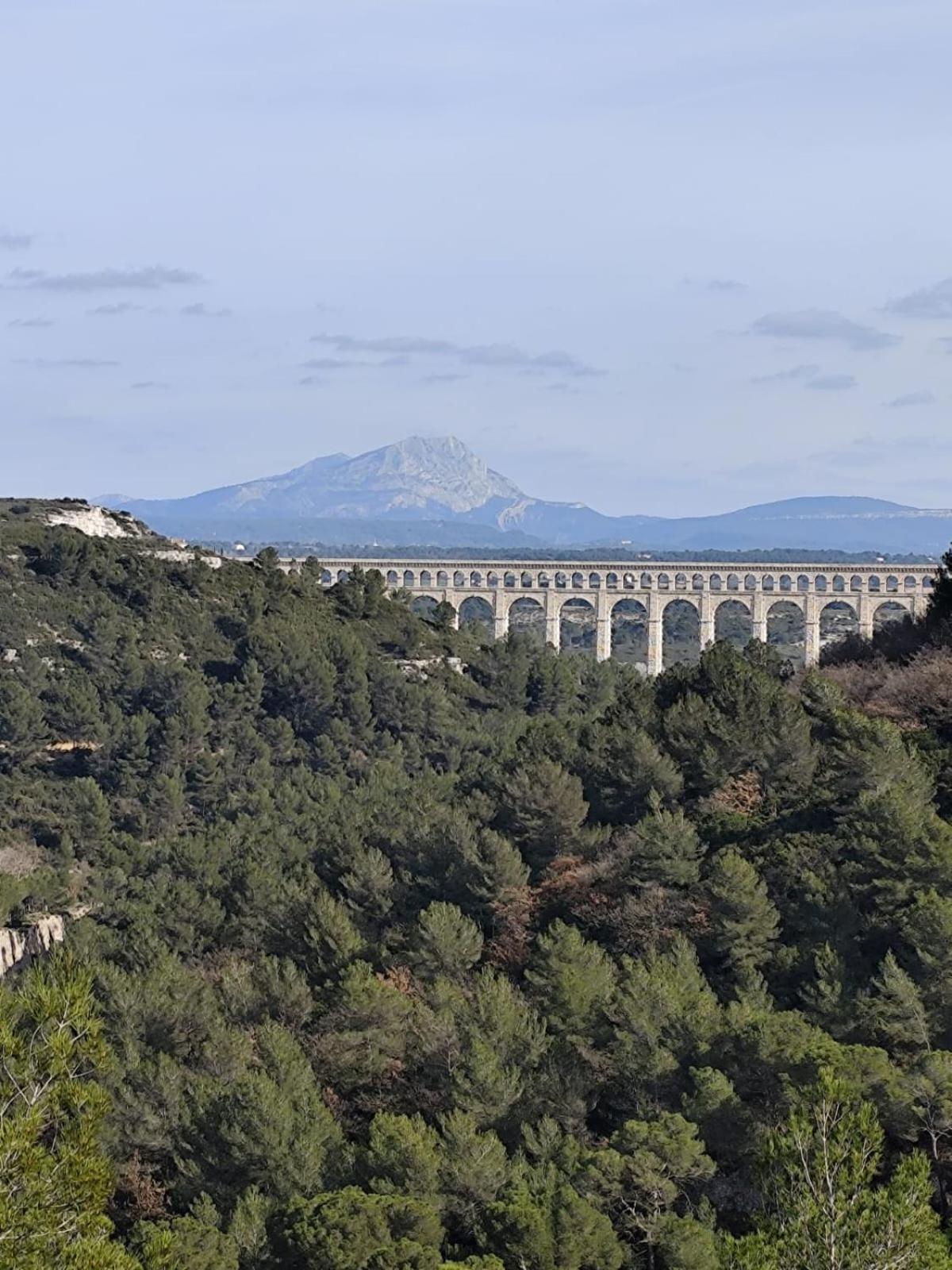Le Mas des Roches à Velaux Exterior foto